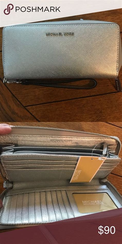 michael kors wallet alignment